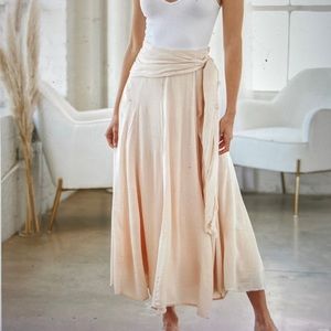 Lulu’s Keep flowing light pink tie-front maxi skirt. Size SMALL